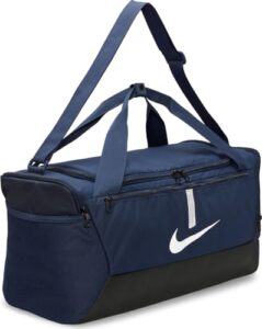 Recensione della borsa Nike Academy Team: qualità e stile casual